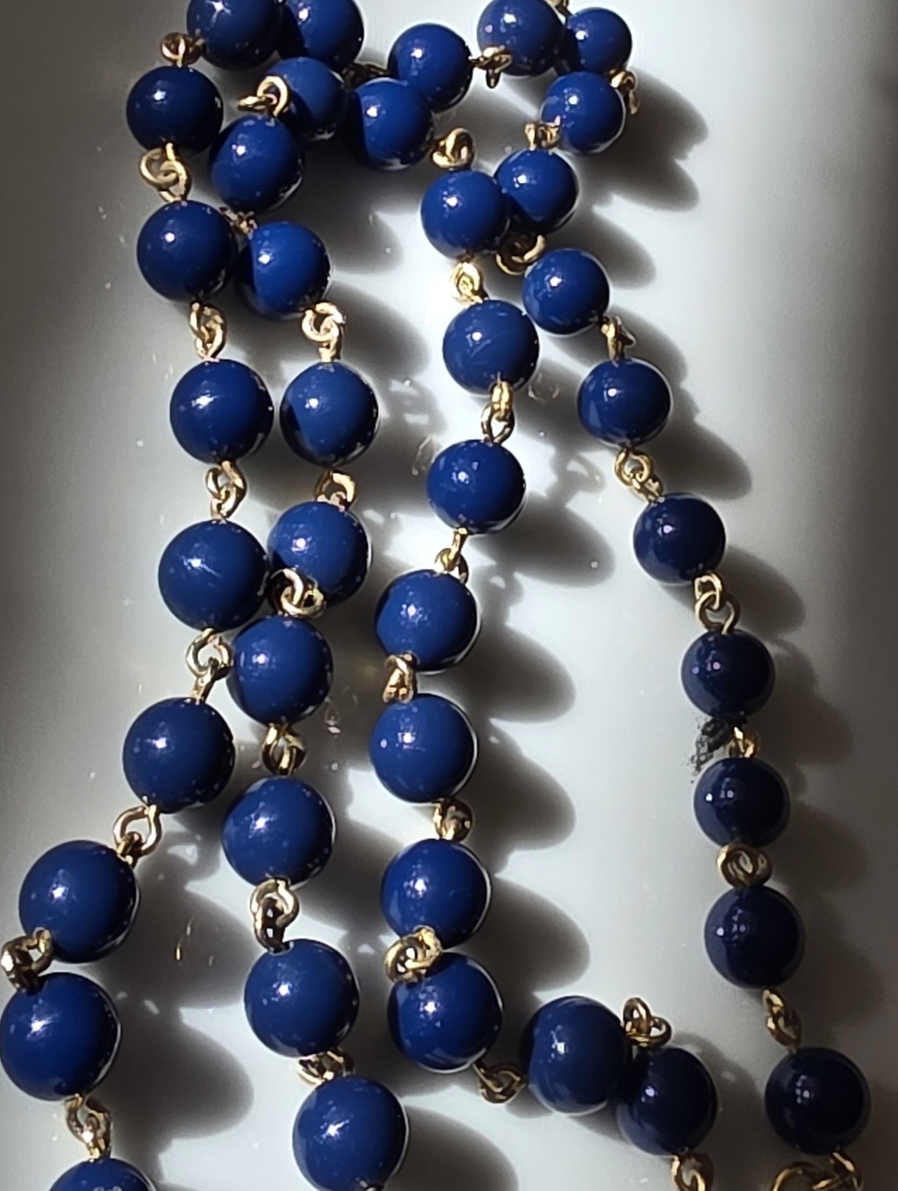 Monet Ceramic-Glass Like Bead Gold tone Linked Neklace - Picture 4 of 7